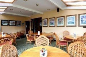Connemara Gateway Hotel Oughterard Exteriör bild
